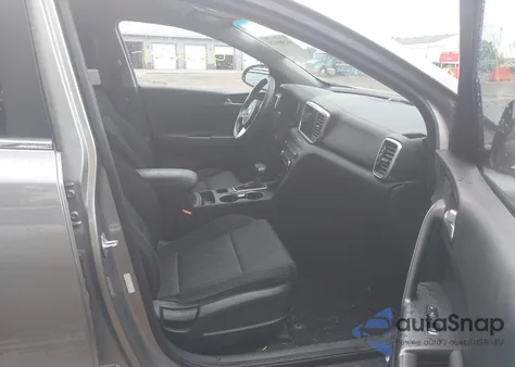 2020 Kia Sportage Lx z USA, uszkodzony, nr VIN KNDPM3AC0L7665473